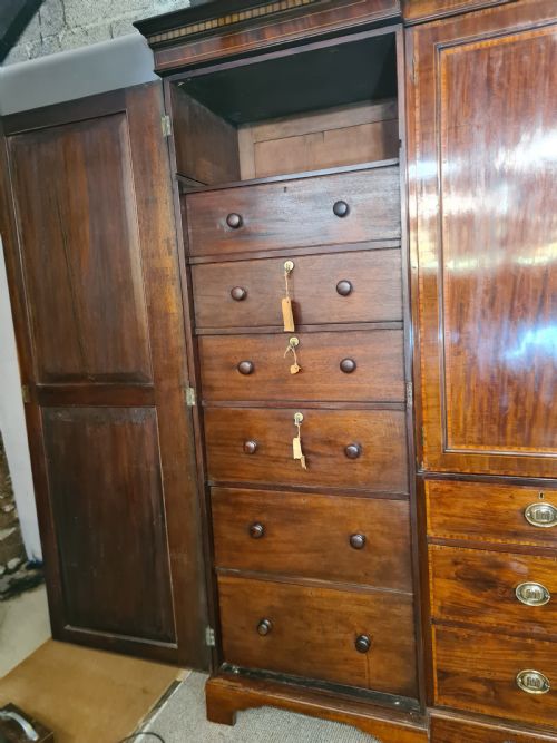 19TH CENTURY GEORGIAN MAHOGANY INLAID FOUR DOOR WARDROBE - ADDITIONAL PHOTO 3