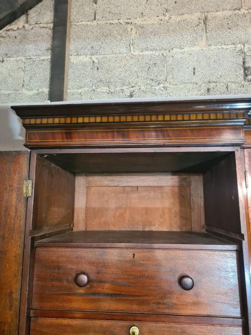 19TH CENTURY GEORGIAN MAHOGANY INLAID FOUR DOOR WARDROBE - ADDITIONAL PHOTO 7