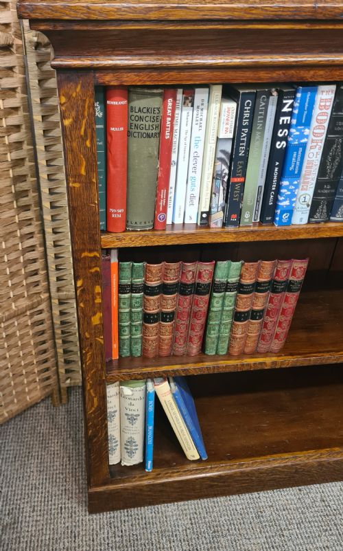 VICTORIAN QUARTER OAK OPEN BOOKCASE - ADDITIONAL PHOTO 3