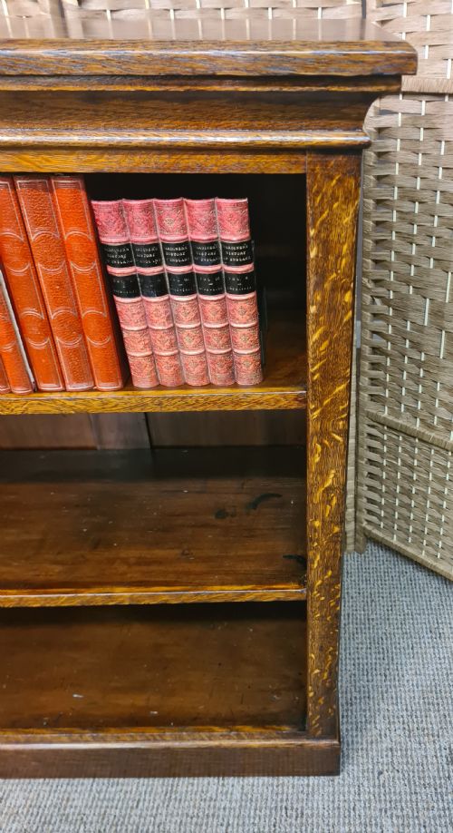 VICTORIAN QUARTER OAK OPEN BOOKCASE - ADDITIONAL PHOTO 4