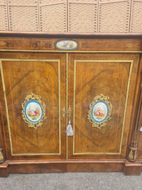 VICTORIAN WALNUT INLAID ORMOLU MOUNTED CREDENZA WITH SEVRES PLAQUES - ADDITIONAL PHOTO 2