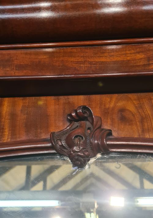 VICTORIAN FLAME MAHOGANY TRIPLE WARDROBE - ADDITIONAL PHOTO 5