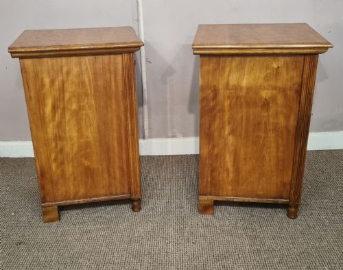 PAIR OF EDWARDIAN SATIN WALNUT BEDSIDE CABINETS MADE BY JOHN TAYLOR AND SON EDINBURGH - ADDITIONAL PHOTO 7