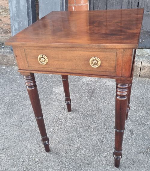 19TH CENTURY MAHOGANY SIDE TABLE OR LAMP TABLE - ADDITIONAL PHOTO 3