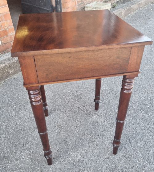 19TH CENTURY MAHOGANY SIDE TABLE OR LAMP TABLE - ADDITIONAL PHOTO 4
