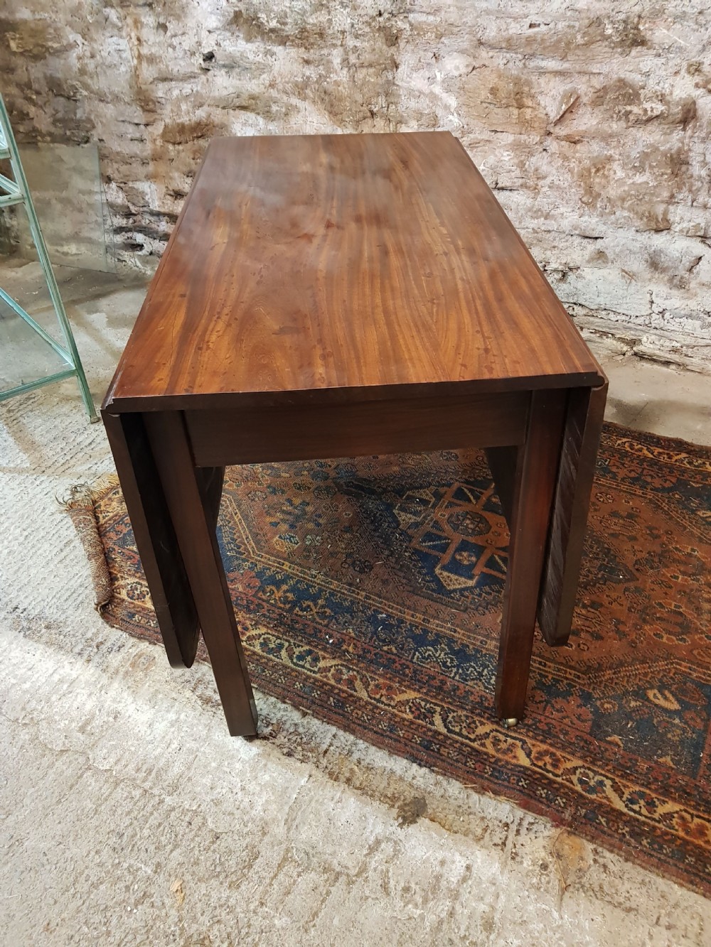 Georgian Mahogany Drop Leaf Dinning Table