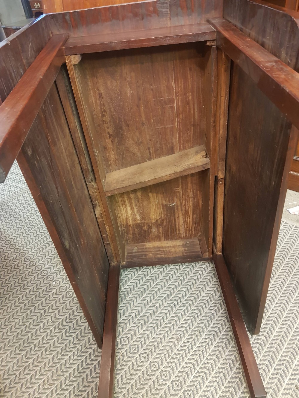 Georgian Mahogany Drop Leaf Dinning Table View VIII