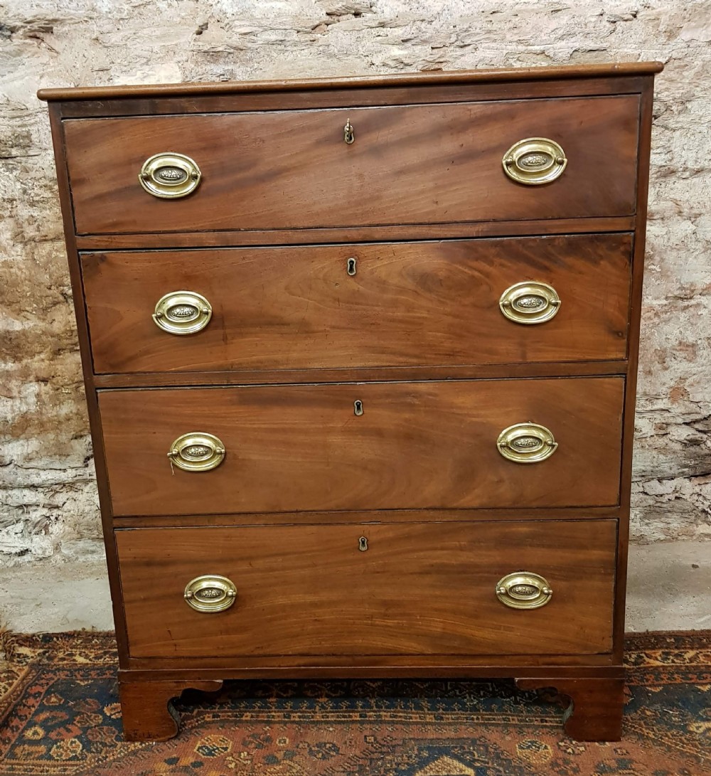 Georgian mahogany Chest of drawers 
