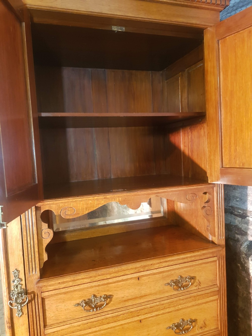 Victorian Oak mirror door wardrobe.  View VIII