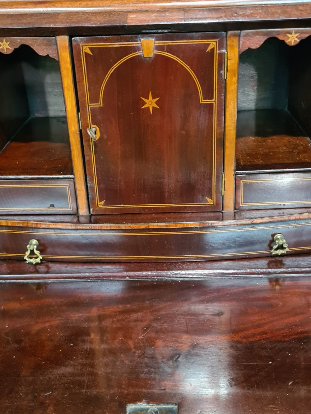 ANTIQUE GEORGIAN MAHOGANY BUREAU BOOKCASE.  View IV