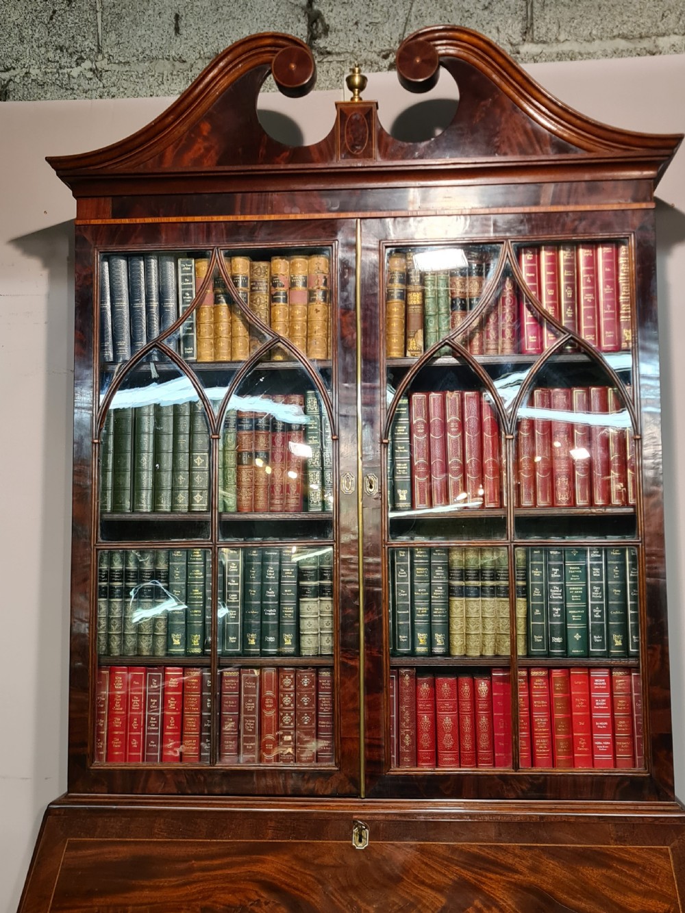 ANTIQUE GEORGIAN MAHOGANY BUREAU BOOKCASE.  View VI