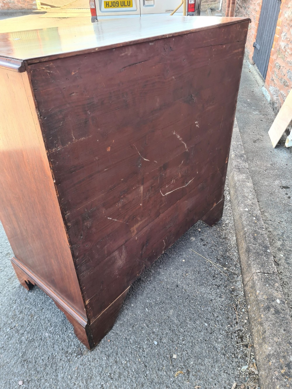 ANTIQUE GEORGIAN MAHOGANY CHEST OF DRAWERS.  View VI