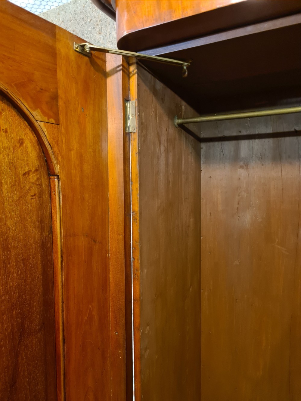 ANTIQUE VICTORIAN MAHOGANY TWO DOOR WARDROBE.  View III