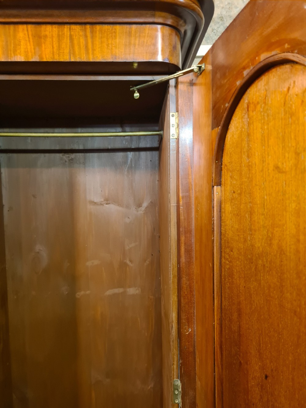 ANTIQUE VICTORIAN MAHOGANY TWO DOOR WARDROBE.  View IV