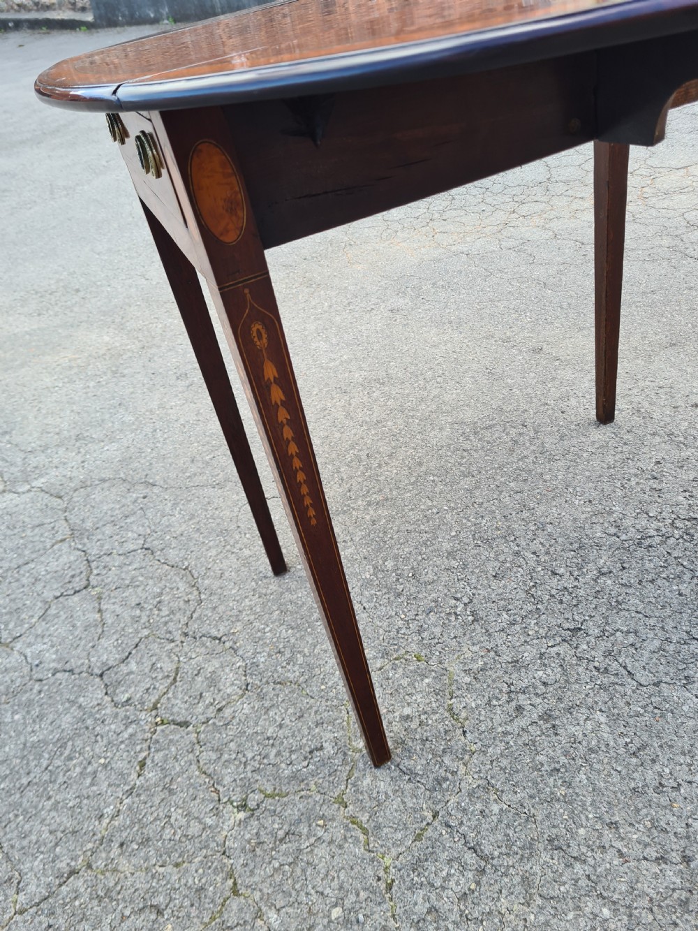 ANTIQUE GEORGIAN MAHOGANY INLAID PEMBROKE TABLE.  View VI