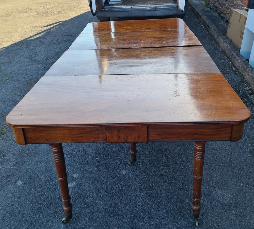 Georgian Mahogany ten leg two leaf Dinning Table  View IV