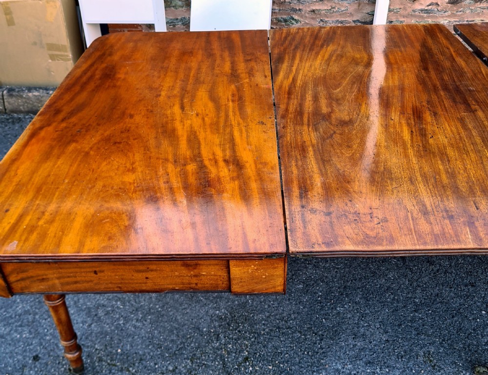Georgian Mahogany ten leg two leaf Dinning Table  View V