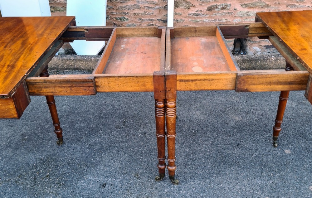 Georgian Mahogany ten leg two leaf Dinning Table  View VI