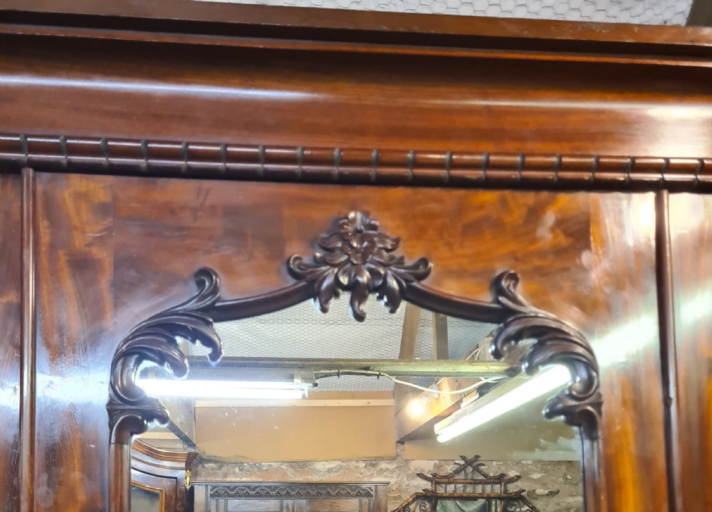 Antique Victorian Mahogany Three Door Wardrobe  View VIII