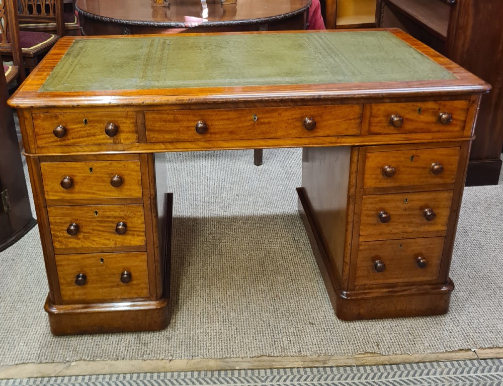Victorian Mahogany Pedestal Desk. 