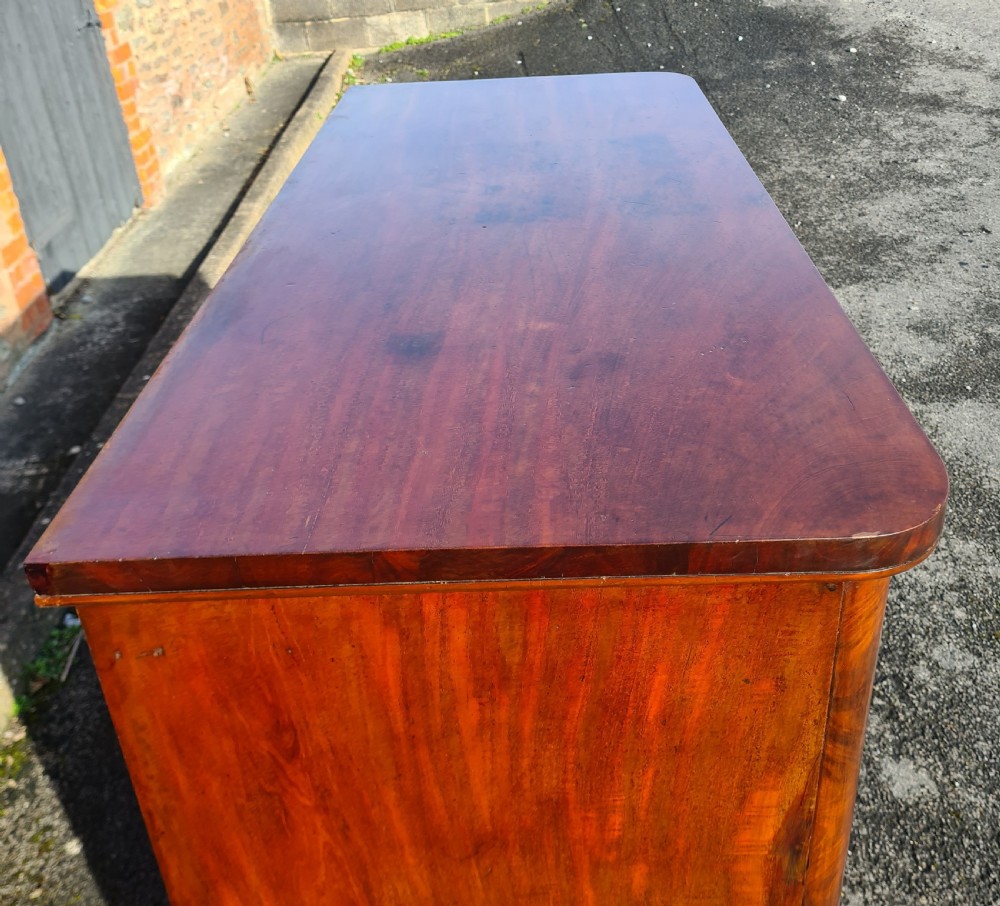 Victorian flame mahogany chest of drawers  View VI