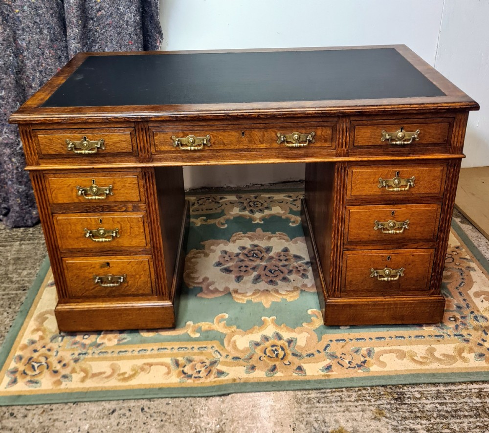 Edwardian Maple & Co Oak Pedistal Desk 