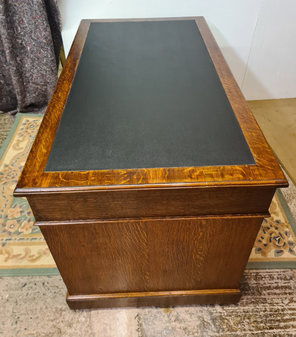 Edwardian Maple & Co Oak Pedistal Desk  View V