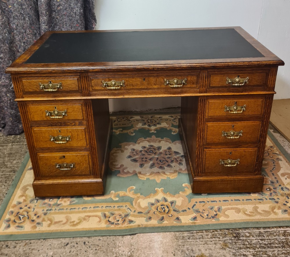 Edwardian Maple & Co Oak Pedistal Desk  View VIII