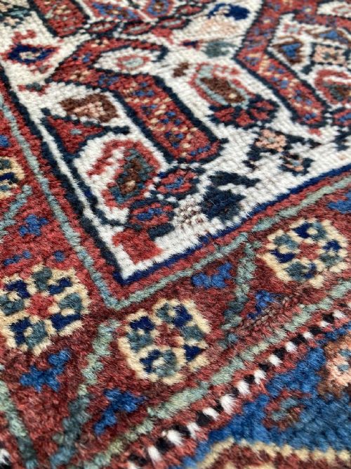 ANTIQUE KHAMSEH RUG 191M X 131M - ADDITIONAL PHOTO 6