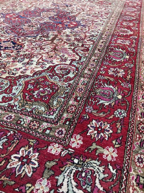 ANTIQUE ISFAHAN RUG 210M X 148M - ADDITIONAL PHOTO 5