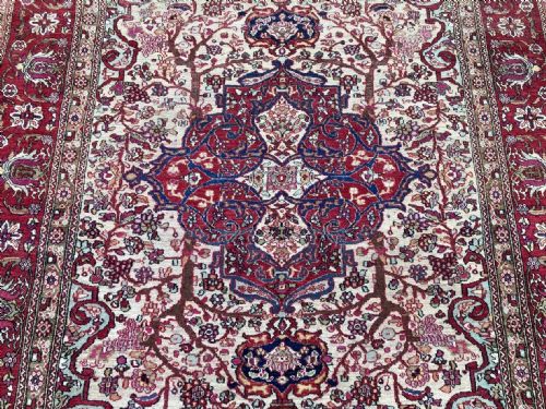 ANTIQUE ISFAHAN RUG 210M X 148M - ADDITIONAL PHOTO 4