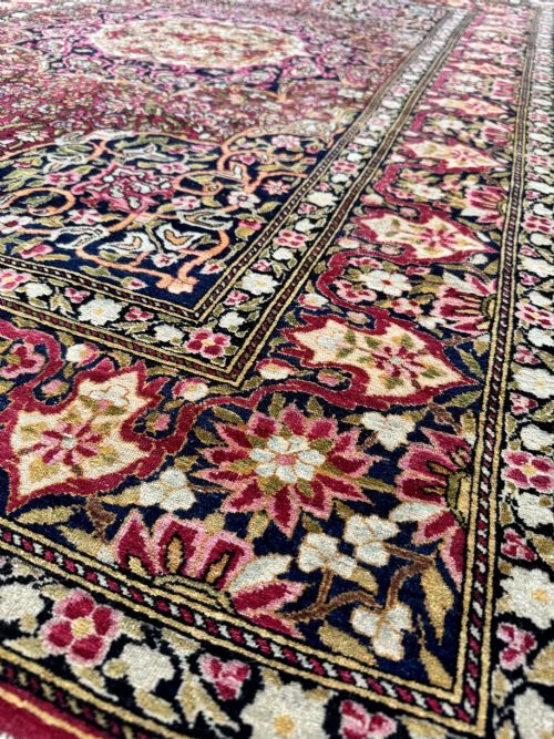 ANTIQUE ISFAHAN RUG 209M X 139M - ADDITIONAL PHOTO 7
