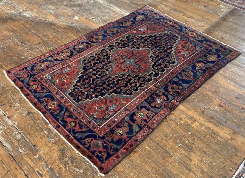 ANTIQUE KURDISH RUG 206M X 138M - ADDITIONAL PHOTO 3