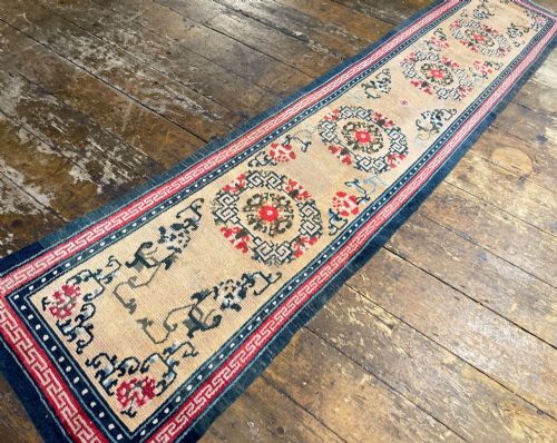 ANTIQUE TIBETAN RUNNER 403M X 081M - ADDITIONAL PHOTO 5
