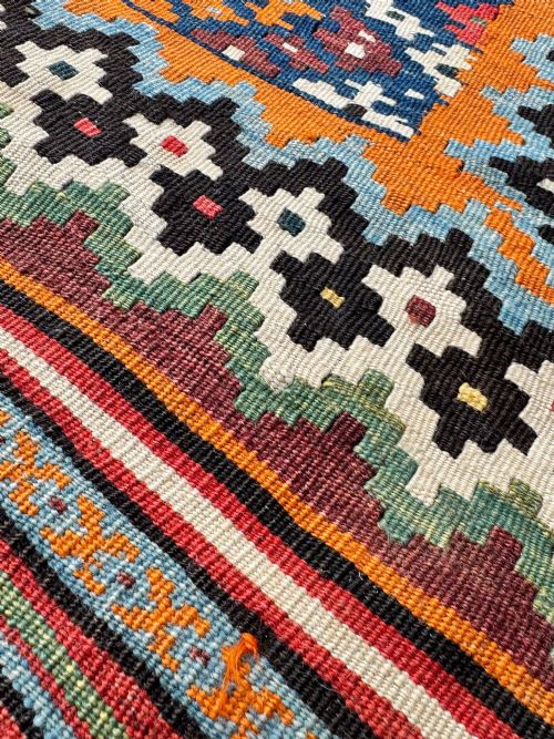 ANTIQUE QASHQAI KILIM 230M X 159M - ADDITIONAL PHOTO 9