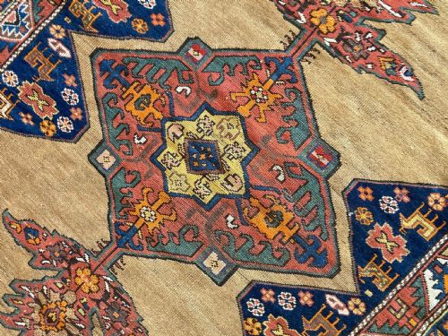 ANTIQUE CAUCASIAN RUG 181M X 124M - ADDITIONAL PHOTO 8