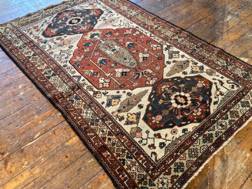 ANTIQUE BAKHTIAR RUG 206M X 133M - ADDITIONAL PHOTO 4