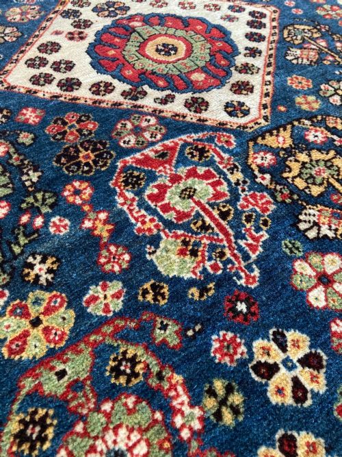 ANTIQUE QASHQAI RUG 186M X 127M - ADDITIONAL PHOTO 13