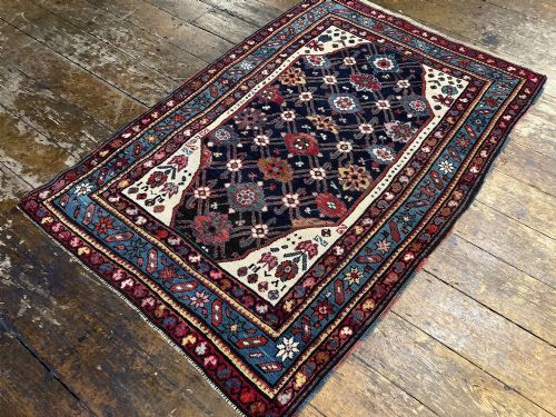 ANTIQUE CAUCASIAN KARABAGH RUG 147M X 101M - ADDITIONAL PHOTO 4