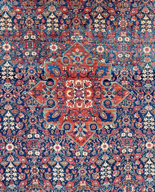 ANTIQUE FERAGHAN RUG FERAGHAN REGION NORTHWEST PERSIA - ADDITIONAL PHOTO 1