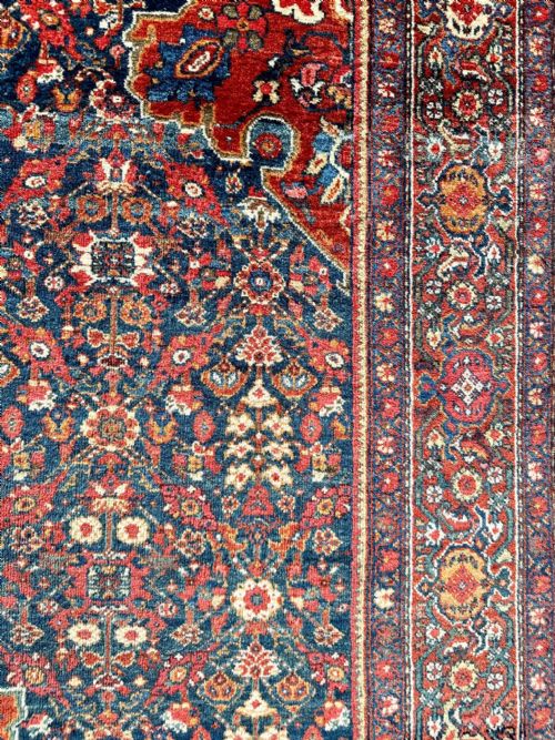 ANTIQUE FERAGHAN RUG FERAGHAN REGION NORTHWEST PERSIA - ADDITIONAL PHOTO 3