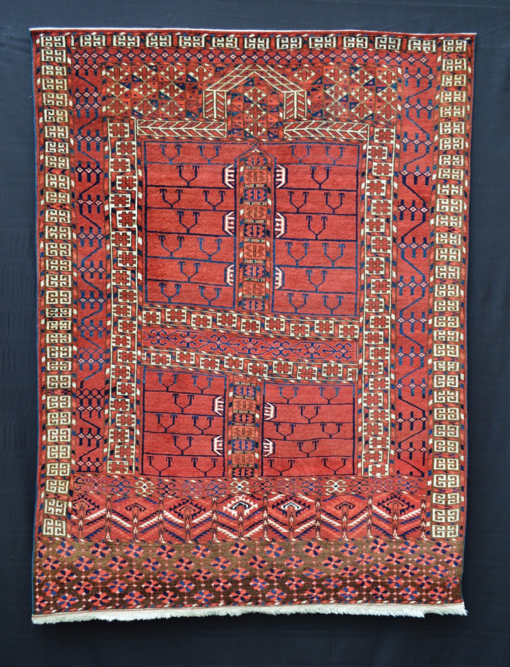 Antique Turkmen Engsi (yurt-door rug), Teke Tribes, Merv Oasis, Turkmenistan, Central Asia.