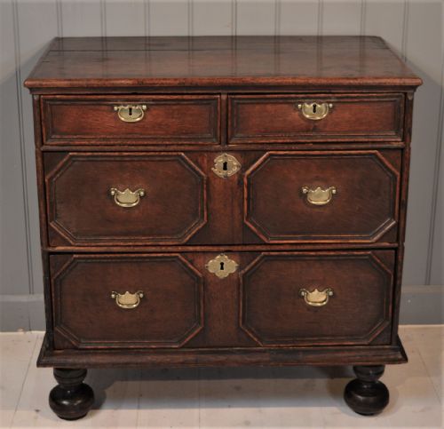 chest of drawers - CATEGORY: ANTIQUE CHEST OF DRAWERS - DATED 17TH CENTURY