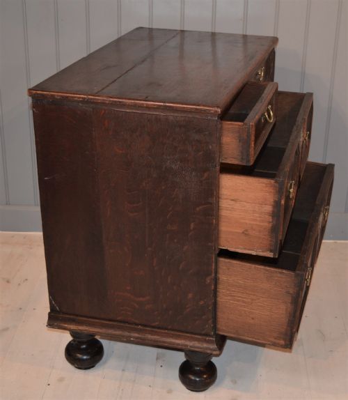 CHEST OF DRAWERS - ADDITIONAL PHOTO 1