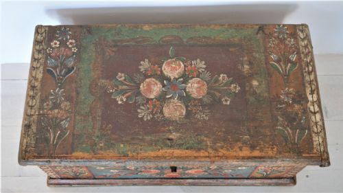 DUTCH PAINTED PINE BOX - ADDITIONAL PHOTO 1