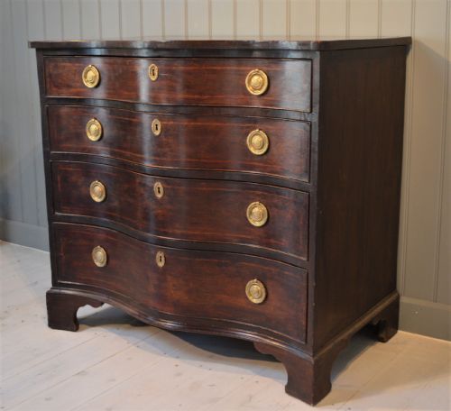serpentine mahogany chest of drawers - CATEGORY: ANTIQUE CHEST OF DRAWERS - DATED 18TH CENTURY