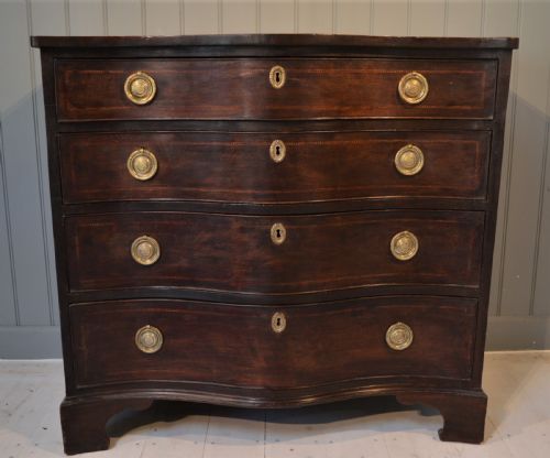 SERPENTINE MAHOGANY CHEST OF DRAWERS - ADDITIONAL PHOTO 1