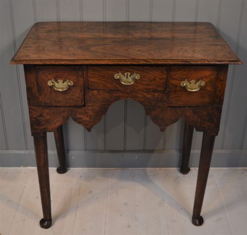 18th lowboy in ash - CATEGORY: ANTIQUE FURNITURE - DATED 18TH CENTURY