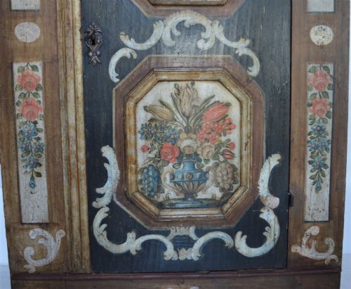 PAINTED PINE CUPBOARD - ADDITIONAL PHOTO 5