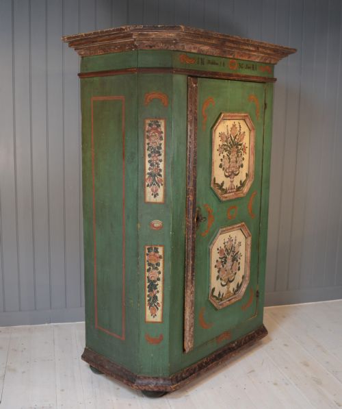 PAINTED CUPBOARD - ADDITIONAL PHOTO 4